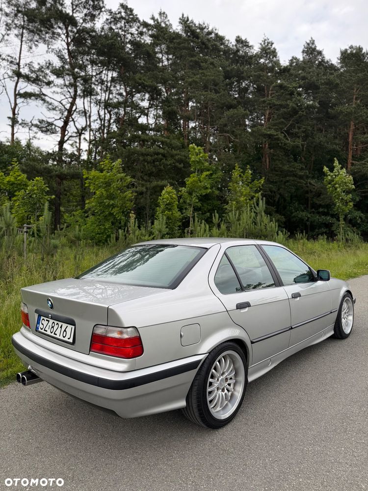 BMW Seria 3 320i - 8