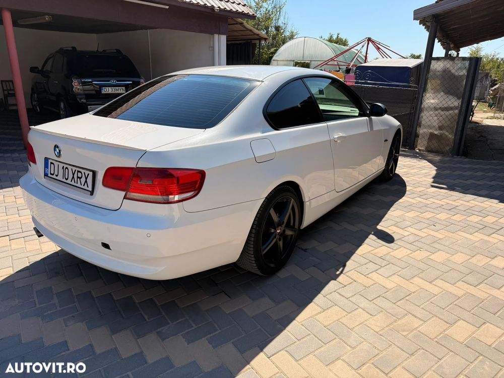 BMW Seria 3 320i - 4