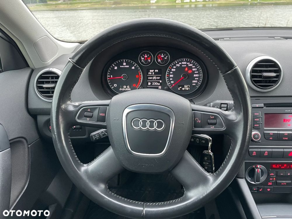 Audi A3 Sportback 1.6 TDI DPF Ambition - 30