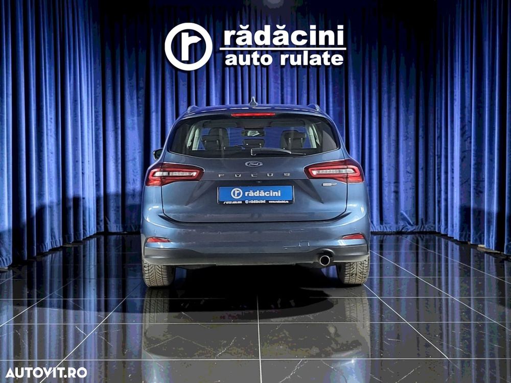 FORD Focus 2023 — imagine 9