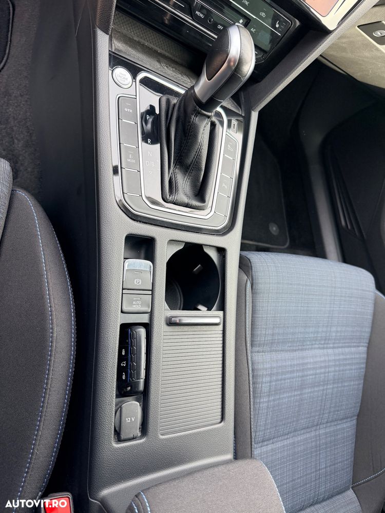 Volkswagen Passat - 24