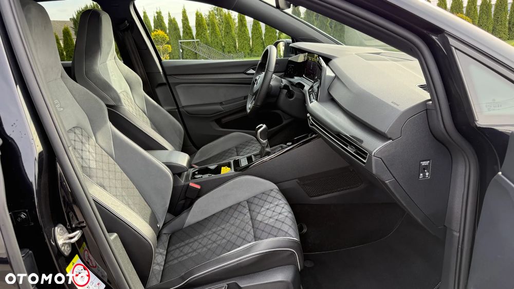 Volkswagen Golf 1.5 TSI OPF R-Line - 15