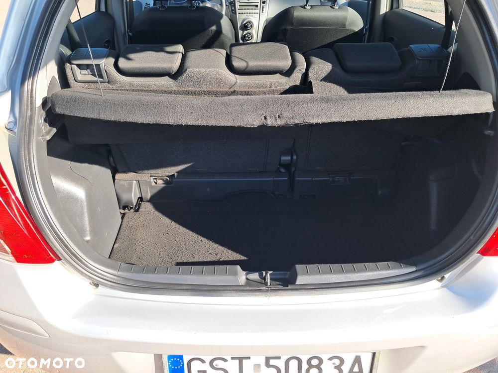 Toyota Yaris 1.0 Premium - 12