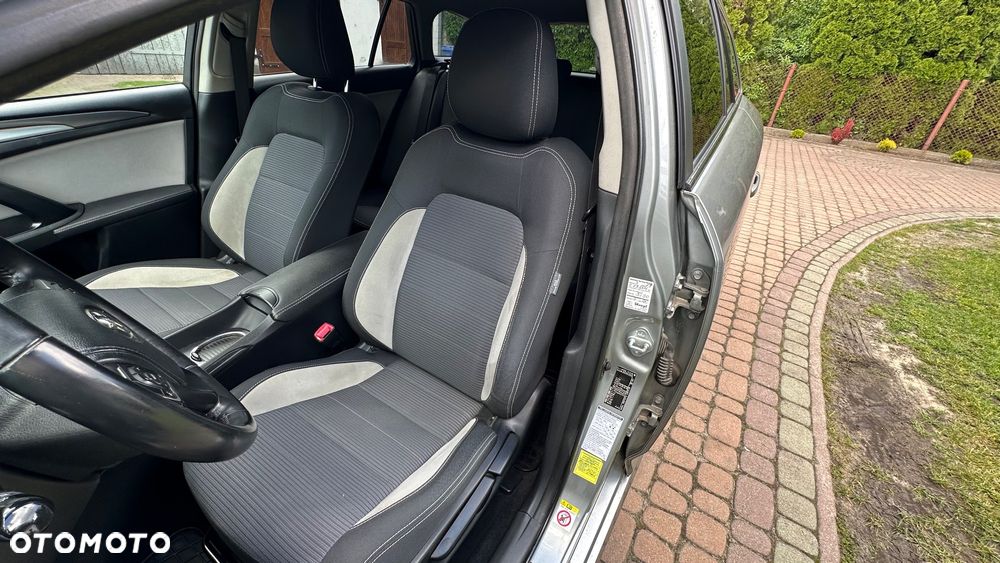 Toyota Avensis 2.0 D-4D Premium - 15