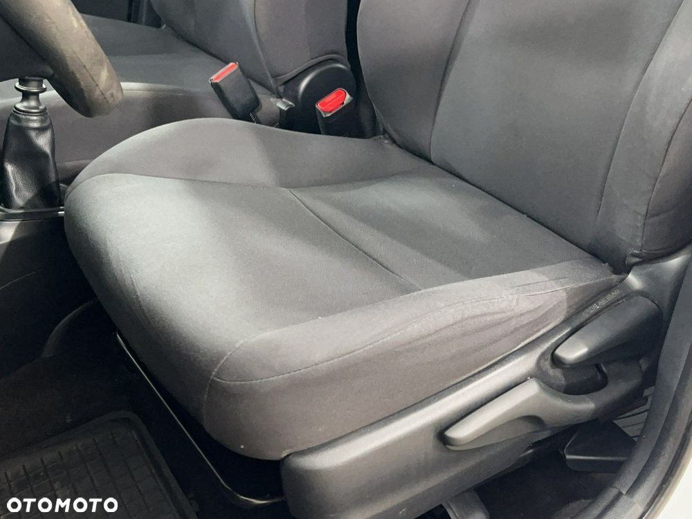 Toyota Yaris - 17
