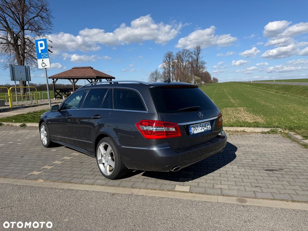 Mercedes-Benz Klasa E 300 CDI BlueEff Avantgarde - 3