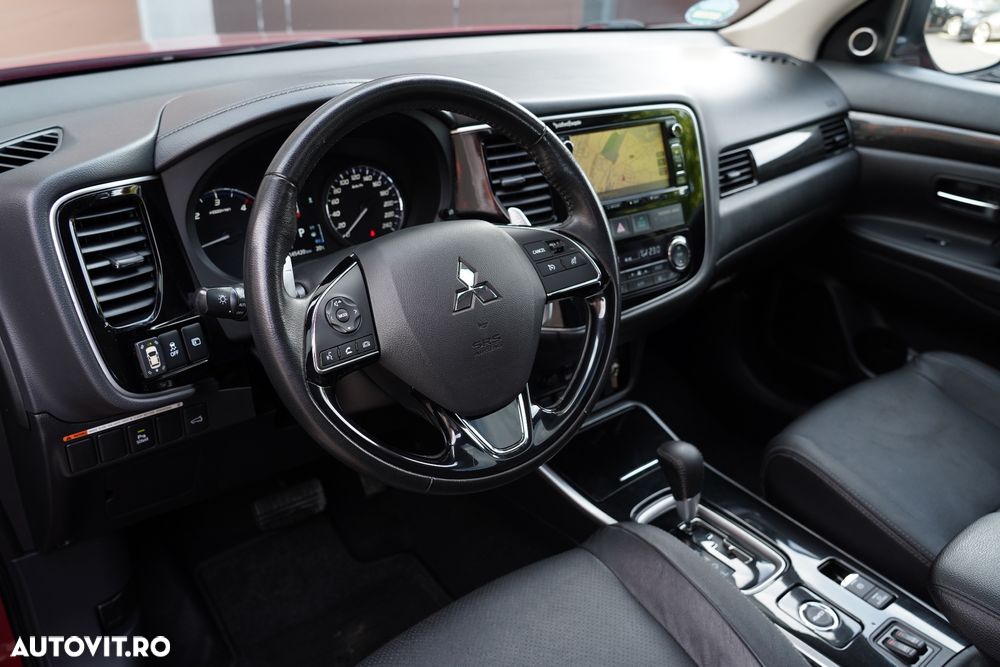 Mitsubishi Outlander 2.2 DI-D 4WD Automatik Diamant Edition - 25