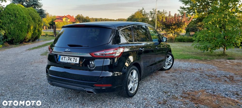 Ford S-Max - 12