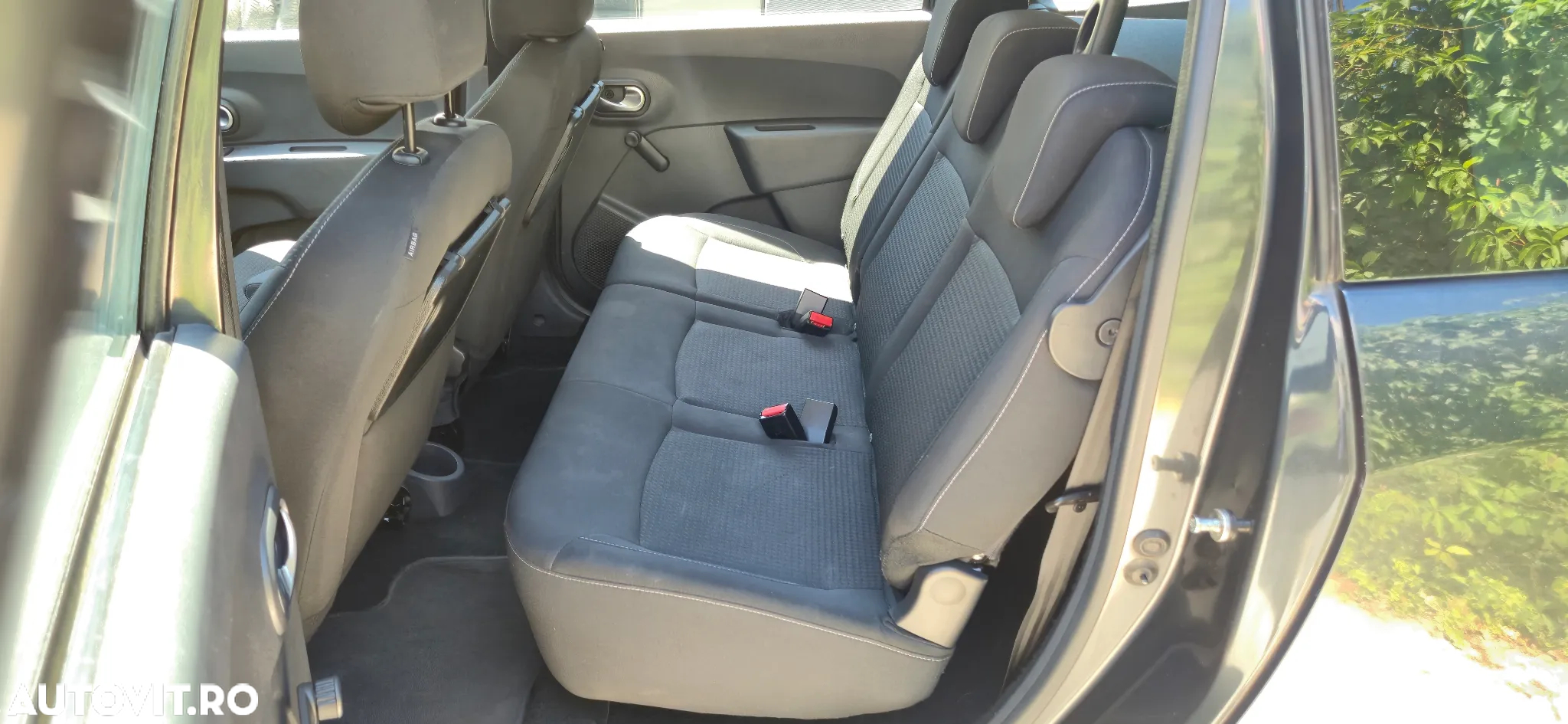 Dacia Lodgy TCe 100 GPF Comfort - 18