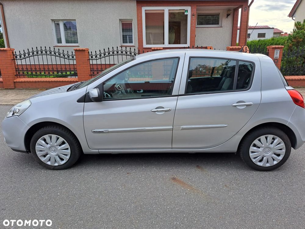 Renault Clio - 8