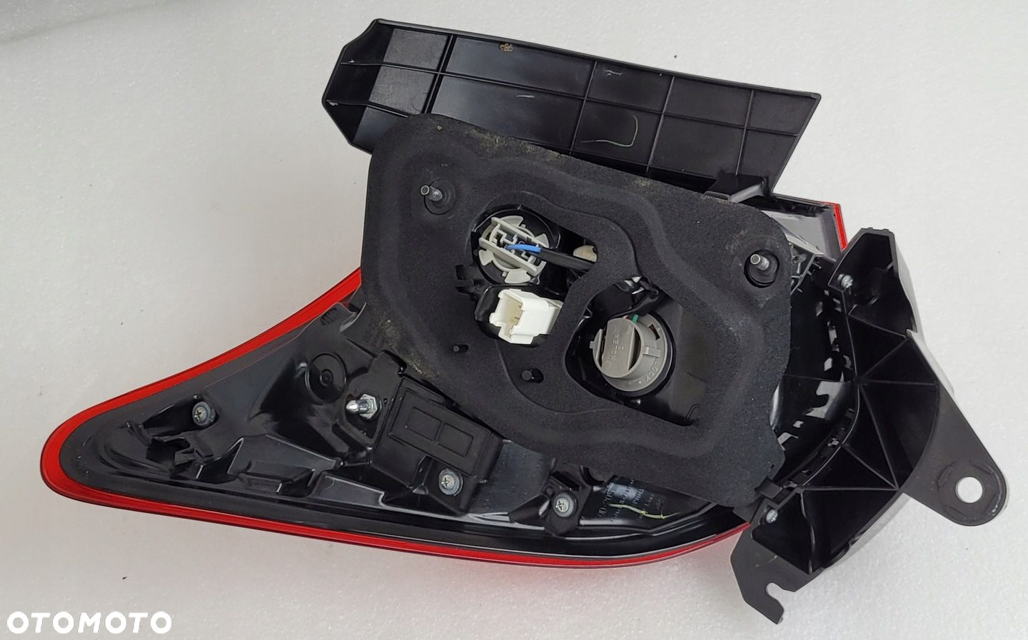 LAMPA PRAWA TYŁ TYLNA ZWYKŁA TOYOTA YARIS III LIFT 2017- KOITO - 7