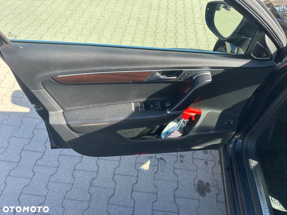 Volkswagen Passat 2.0 TDI 4Mot Highline DSG - 14