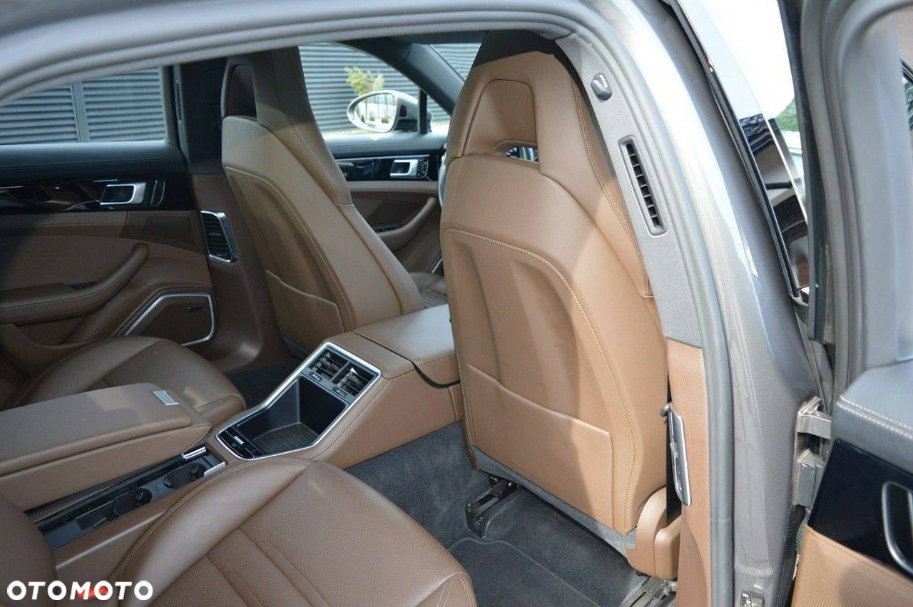 Porsche Panamera - 29