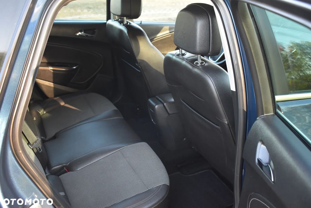 Opel Astra 1.4 Turbo Sport - 24