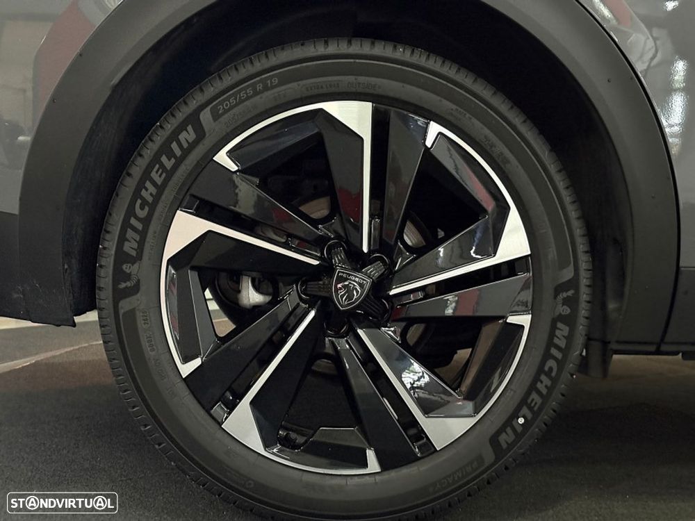 Peugeot 408 1.2 Hybrid Allure e-DCS6 - 23