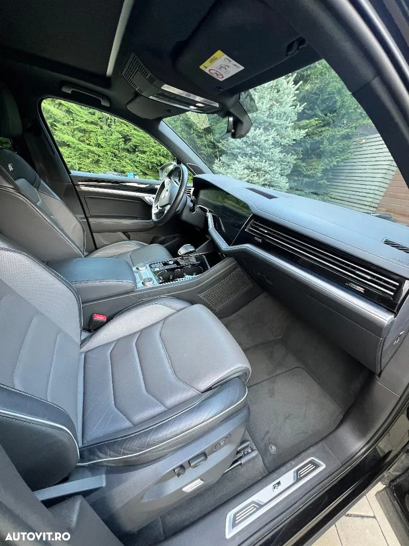Volkswagen Touareg V6 TSI R-Style - 12