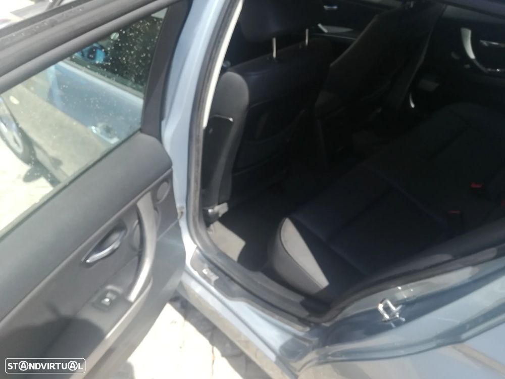 BMW 320 d Exclusive - 10