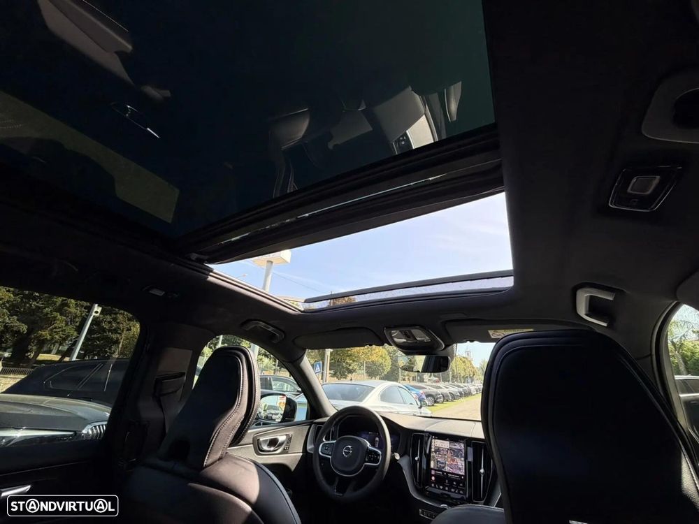 Volvo XC 60 2.0 T6 PHEV Black Edition - 3