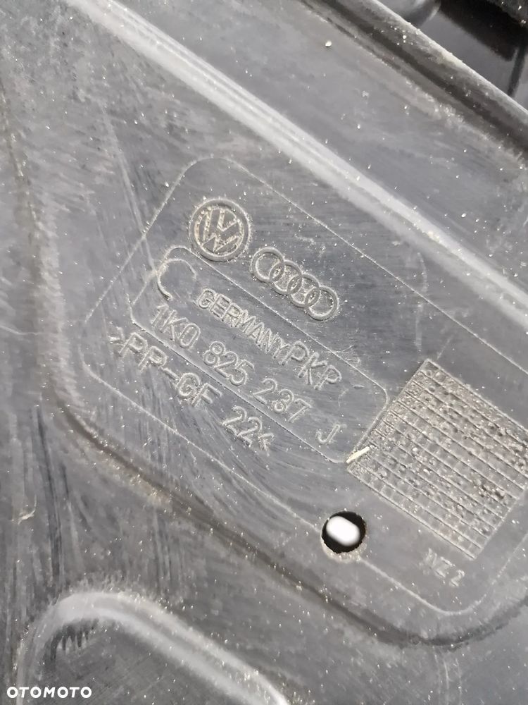 VW GOLF V 5 VI 6 / SEAT LEON II 2 LIFT OSŁONA POD SILNIK DO BENZYNY , NR 1K0825237J , NR AUKCJI NSŁ49 - 4