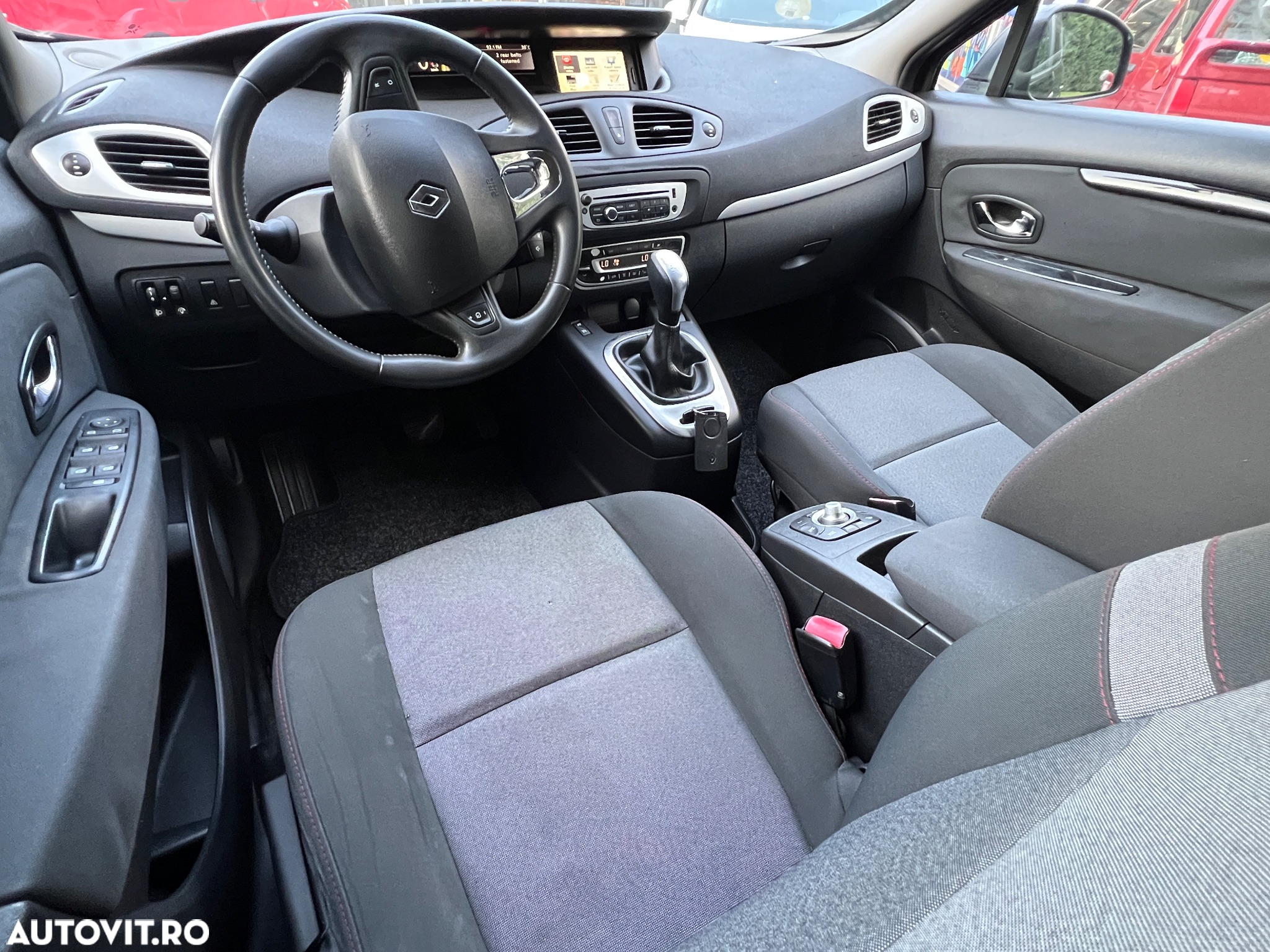 Renault Grand Scenic 1.5 dCi EDC Privilege - 9