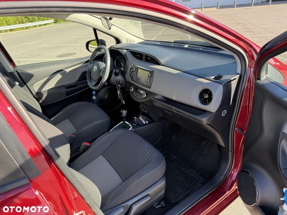 Toyota Yaris 1.5 - 7