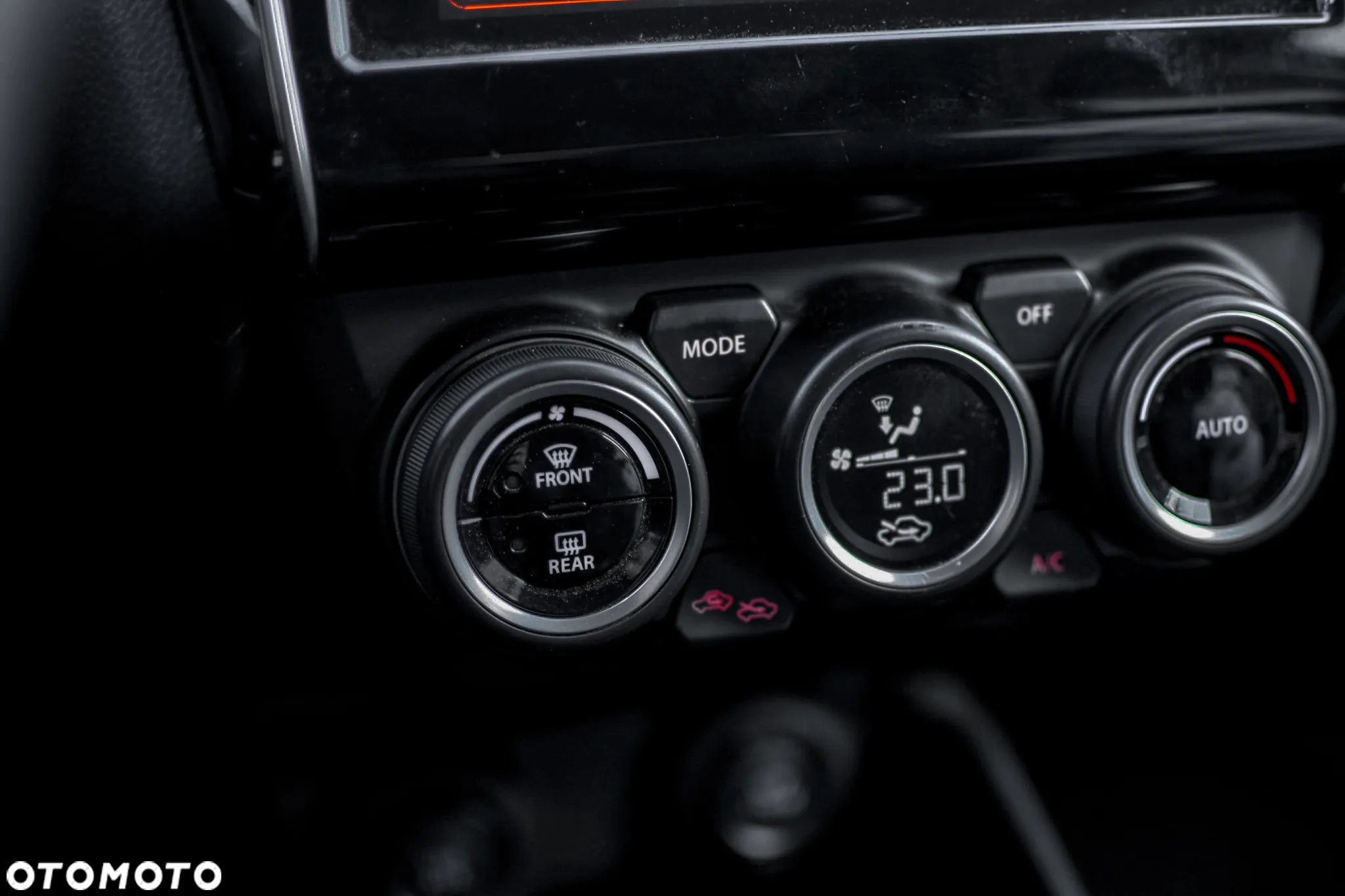 Suzuki Swift 1.0 T SVHS Elegance - 14