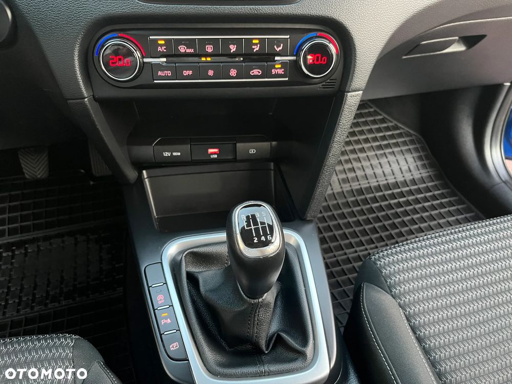 Kia Ceed 1.5 T-GDI M - 13