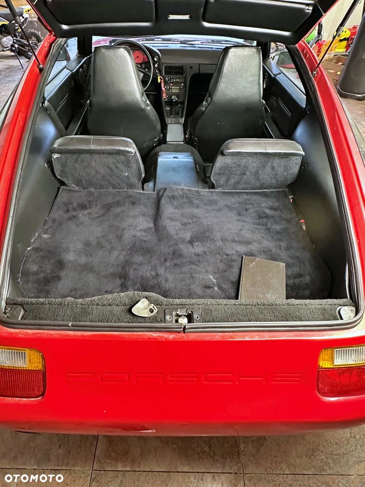 Porsche 928 - 9