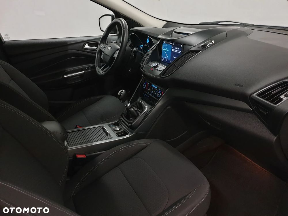 Ford Kuga 1.5 EcoBoost 2x4 Titanium - 38