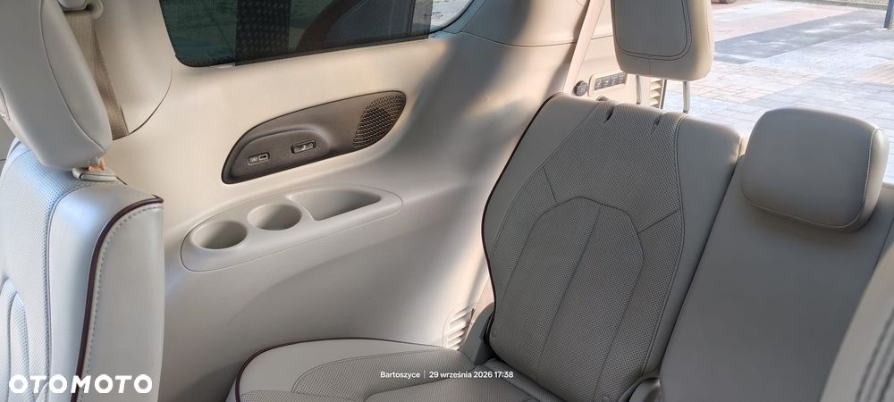 Chrysler Pacifica - 22