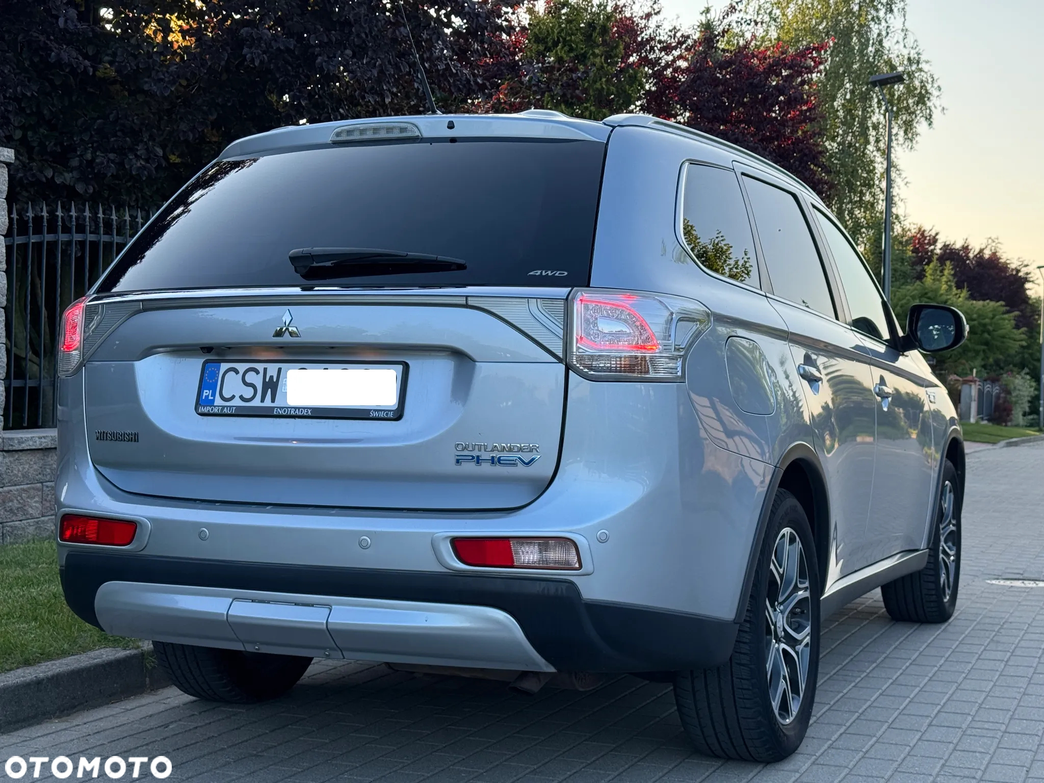 Mitsubishi Outlander PHEV Instyle NAVI + - 3