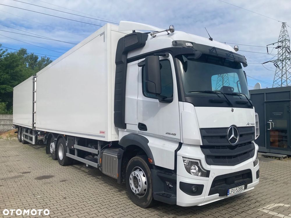 Mercedes-Benz - 5