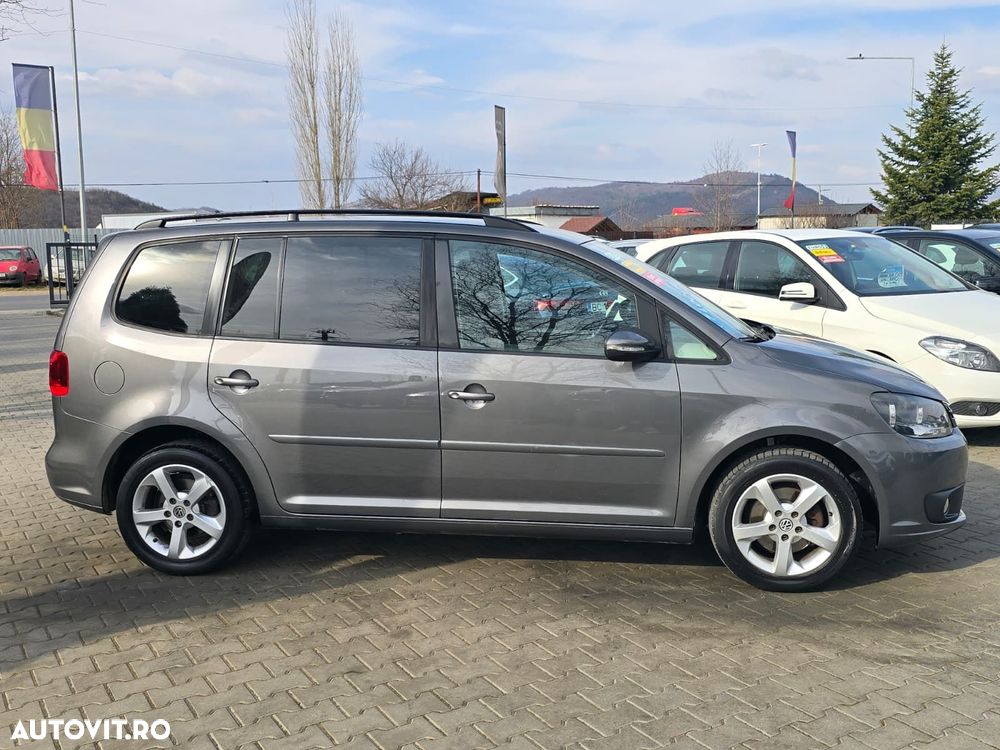 Volkswagen Touran 1.6 TDI DSG Comfortline - 6