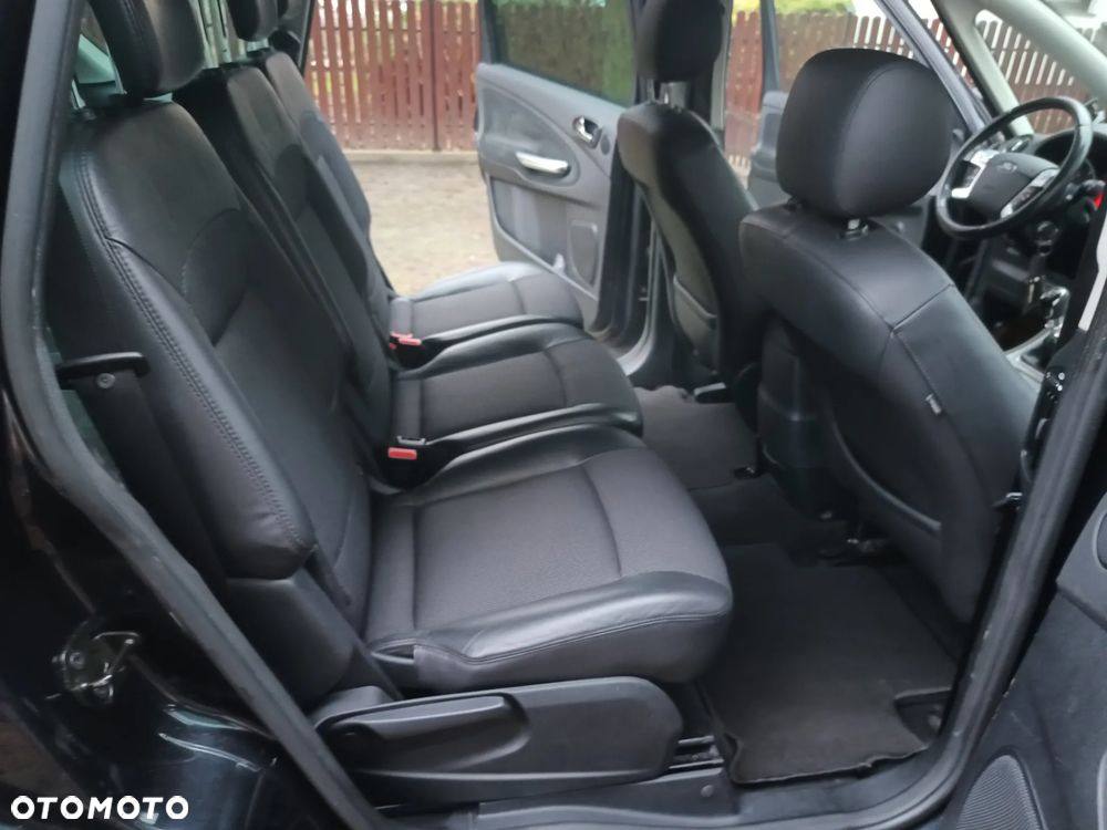 Ford S-Max - 24