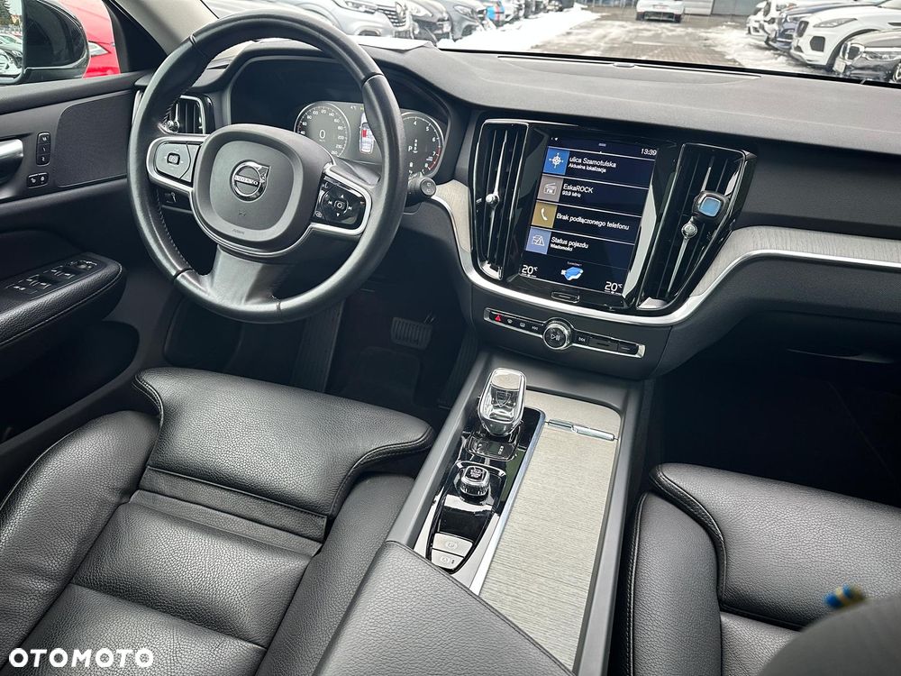 Volvo V60 B3 B DKG Momentum Pro - 7