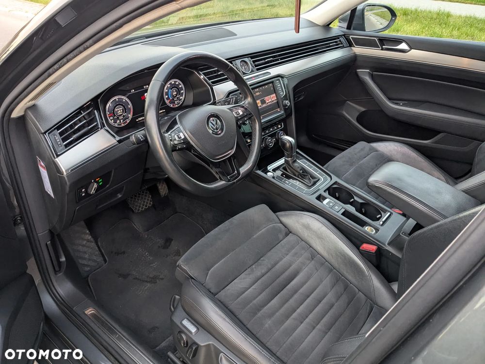 Volkswagen Passat 1.6 TDI SCR DSG Comfortline - 11