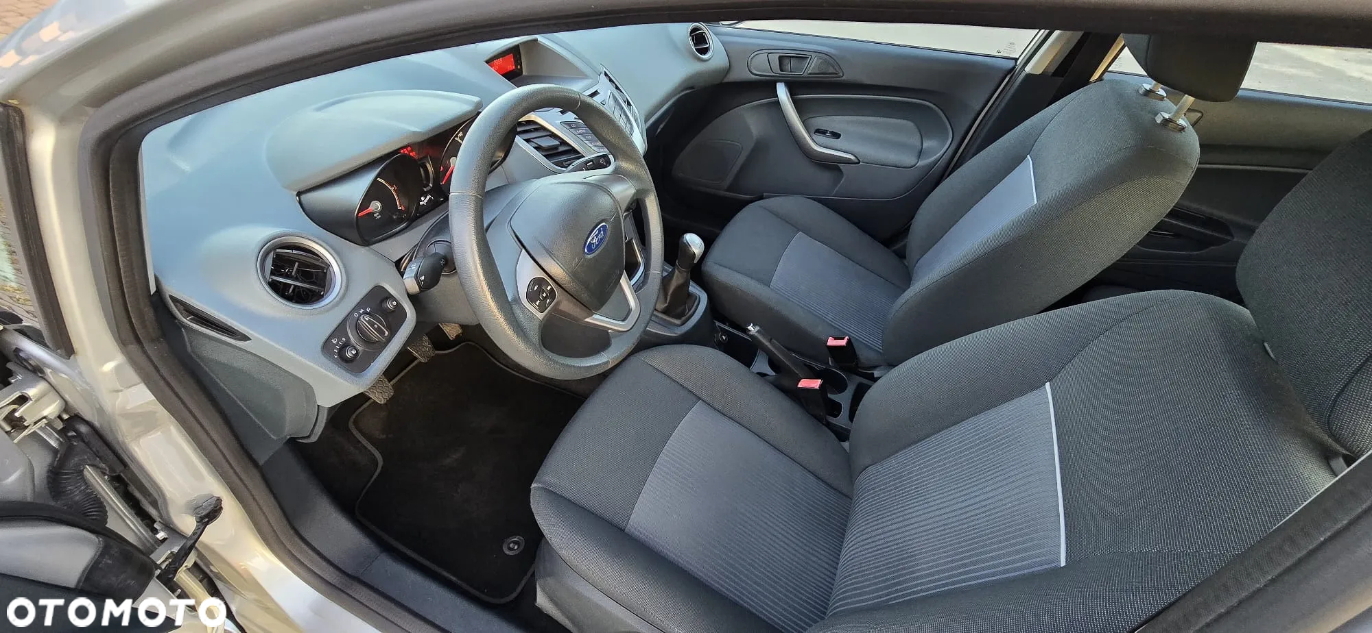 Ford Fiesta 1.4 TDCi Ambiente - 12