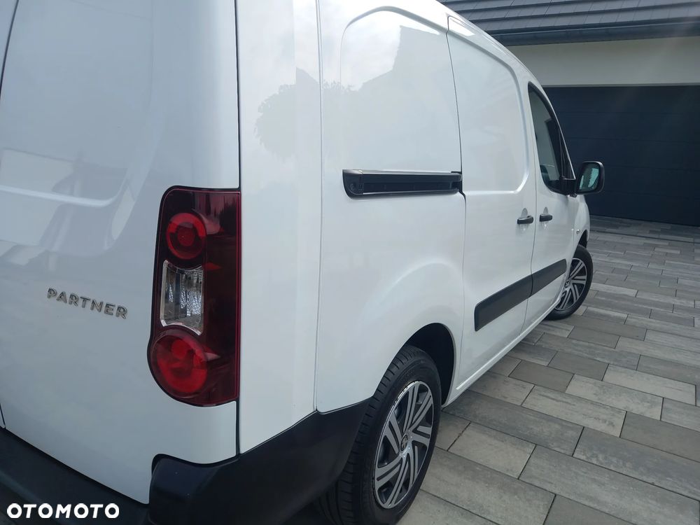 Peugeot Partner 1.6HDI 3 Osob 2018 L2 Long Długi Salon PL Klima Tempomat - 13