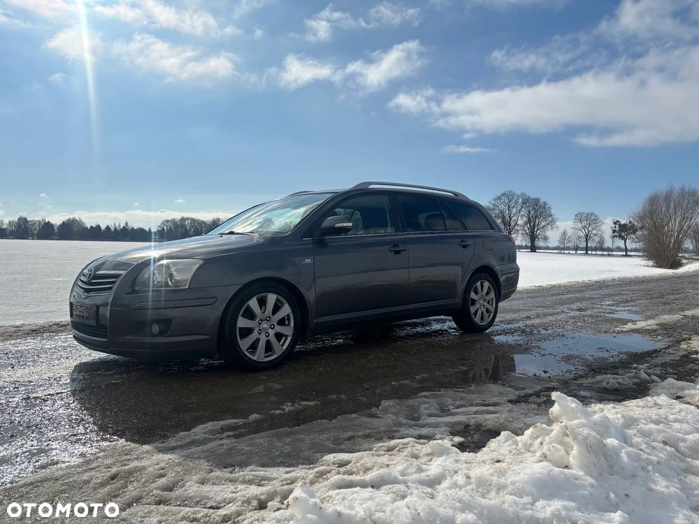 Toyota Avensis - 11