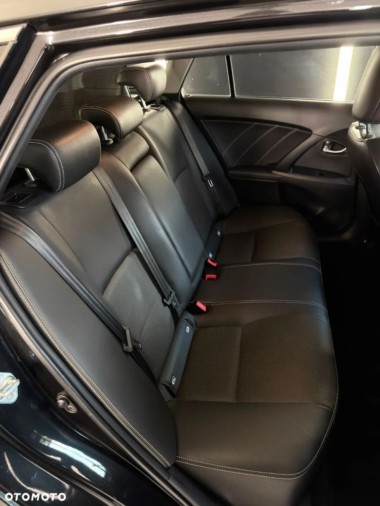 Toyota Avensis 2.0 D-4D Premium - 35