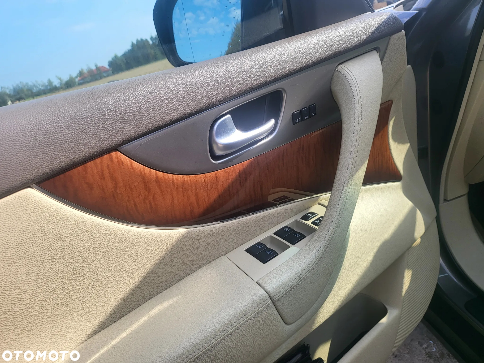 Infiniti QX70 3.0d S Premium - 15