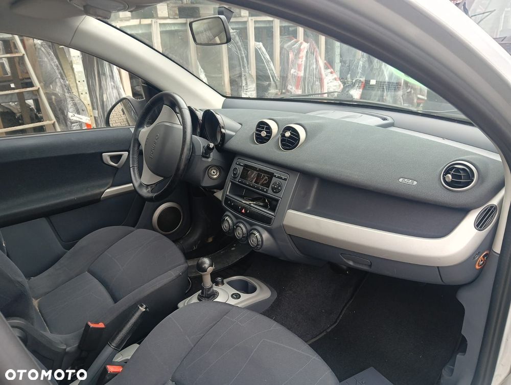 Sanki (Maska, Błotnik, Lampa, Fotele, Części Silnikowe) Smart Forfour 1.5 Benzyna 108 Km 2006 - 4
