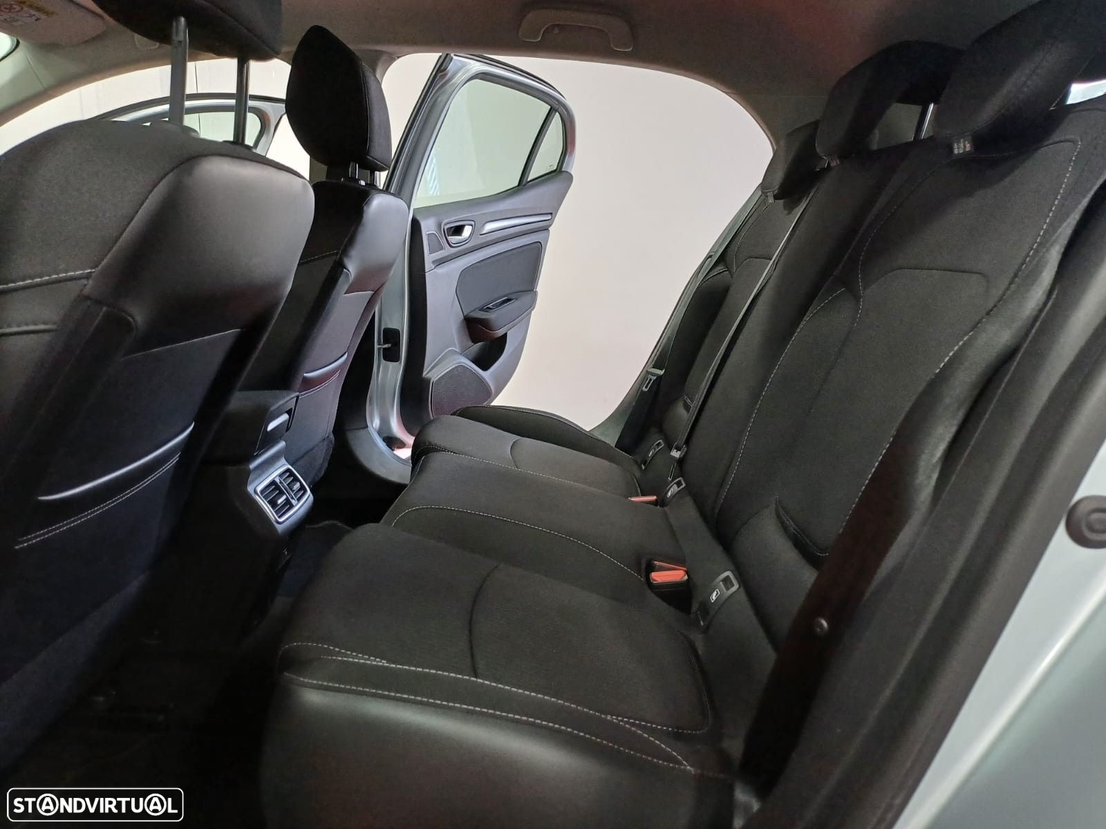 Renault Mégane 1.5 Blue dCi Intens - 12