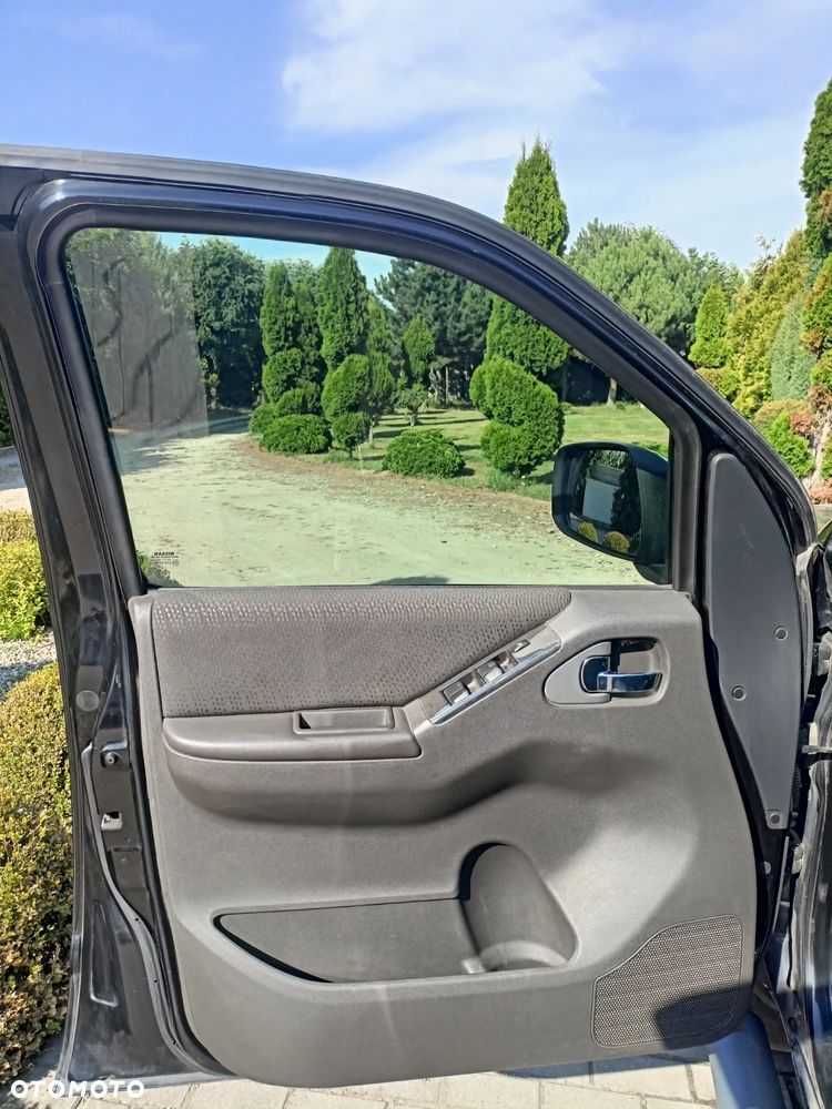 Nissan Navara 2.5 D LE - 6