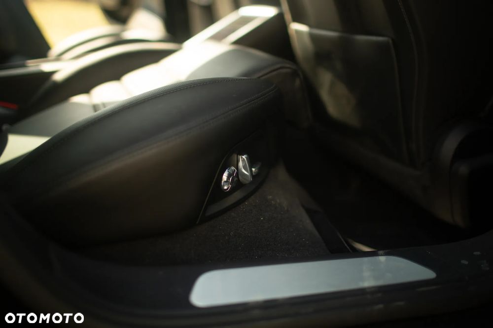 Porsche Panamera Turbo - 29