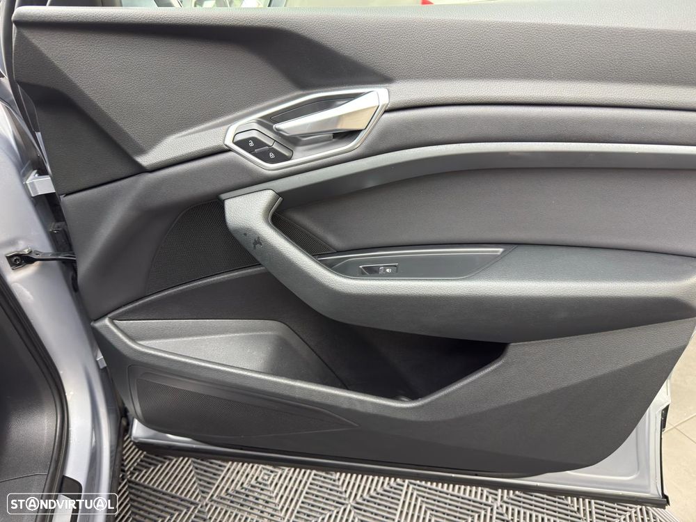 Audi e-tron 55 quattro Advanced - 39