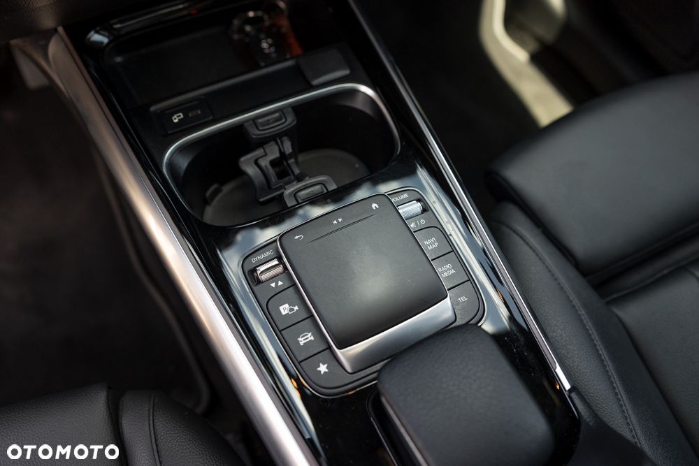 Mercedes-Benz GLA 250 8G-DCT Progressive - 25