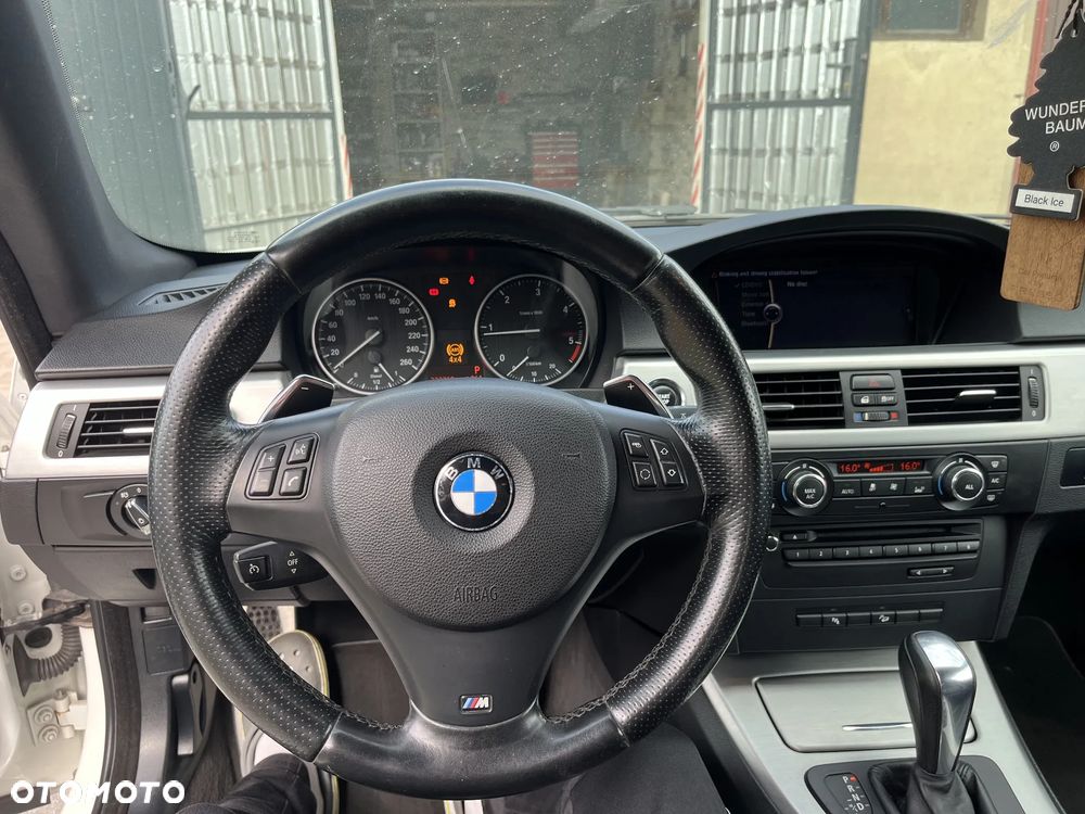 BMW Seria 3 320d DPF M Sport Edition - 24