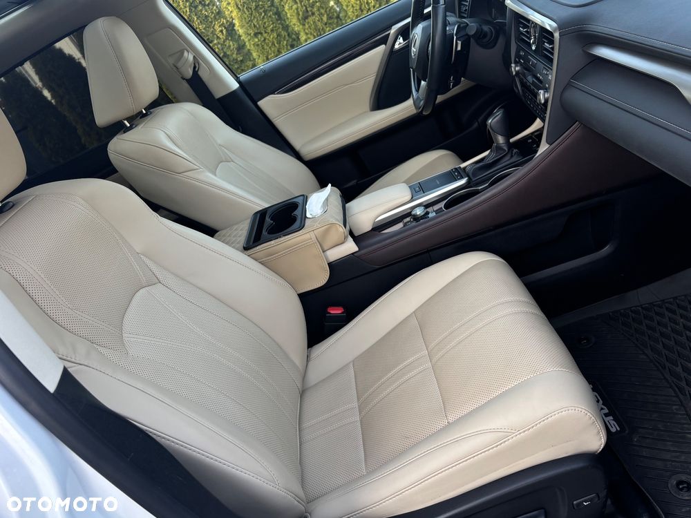Lexus RX - 14