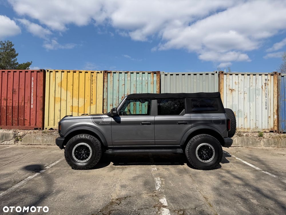 Ford Bronco - 5